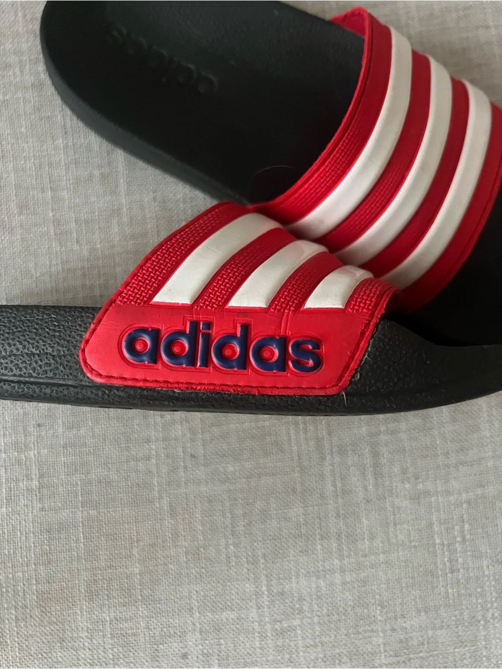 adidas Kids red/white stripe summer logo Slide Sandals, size 3